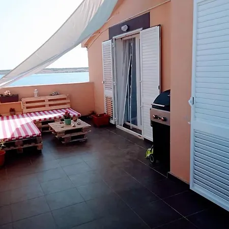 Luxurious For Rent Next To The Beach