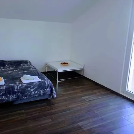 아파트 Luxurious For Rent Next To The Beach