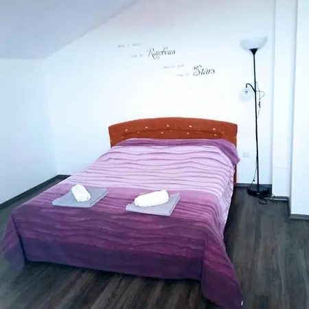 Luxurious For Rent Next To The Beach 아파트 Košljun