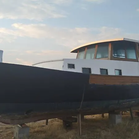 Luxurious For Rent Next To The Beach Košljun