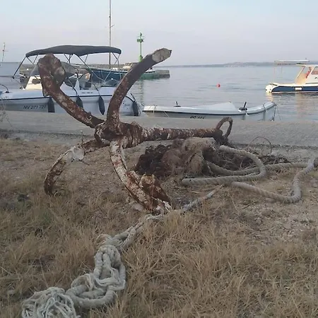 아파트 Luxurious For Rent Next To The Beach Košljun