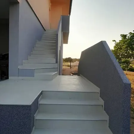 Luxurious For Rent Next To The Beach Košljun